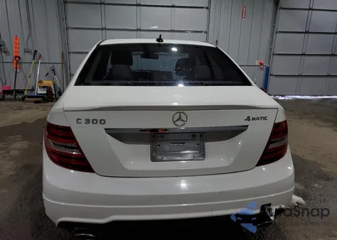 2014 Mercedes-Benz C 300 4Matic из США, поврежденный, VIN WDDGF8AB8EA909073